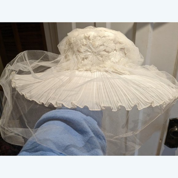 Vintage Custom Made Wedding Dress and Hat - Picture 11 of 14